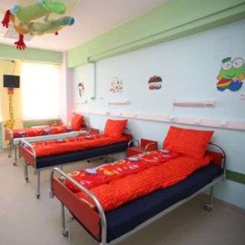 Cadrele medicale de la Spitalul "Marie Curie" cer păstrarea în funcţie a managerului Daniel Buzatu