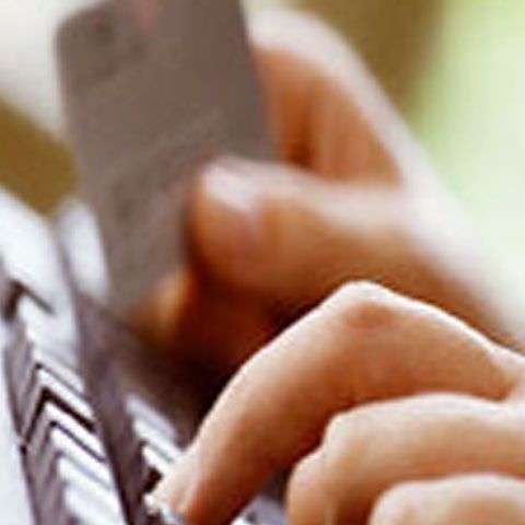 Plăţi online de 43,5 milioane euro în prima jumătate a anului