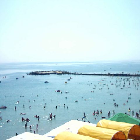 Turiştii sunt tot mai puţini la mare, în ciuda preţurilor bune