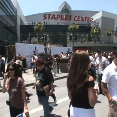 Fanii au fost impresionaţi de ceremonia de la Staples Center