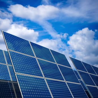Mai multe firme europene au semnat un acord de 400 miliarde euro pentru a construi centrale solare