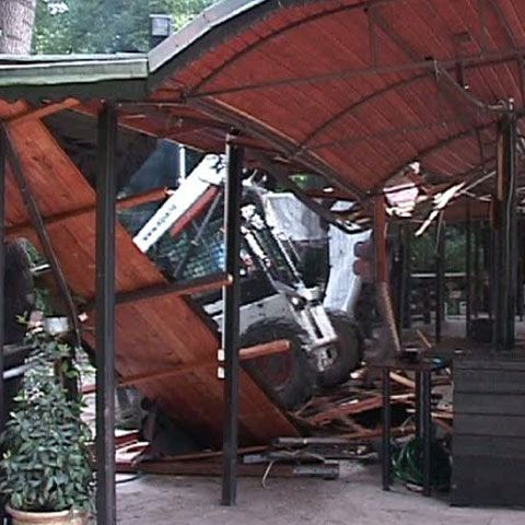 Terasa Debarcader din Parcul Cişmigiu a fost demolată
