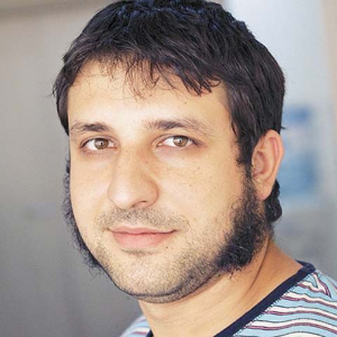 Laurenţiu Mihu: Adrian Năstase împinge România la război