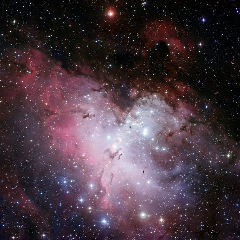 Noi imagini cu nebuloasa Vulturului, o minune a Universului