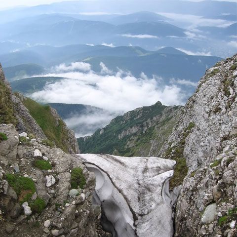 Cinci turişti au rămas blocaţi în munţii Bucegi