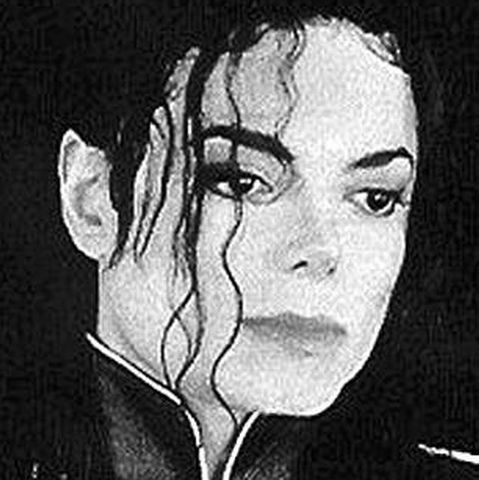 Michael Jackson a fost ucis de cei doi medici ai săi, spune jurnalistul Ian Halperin