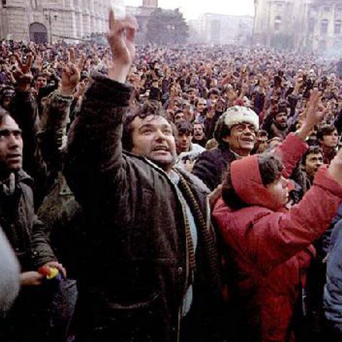 Flutur: Huiduielile la adresa premierului şi a preşedintelui, semnal că a început campania electorală