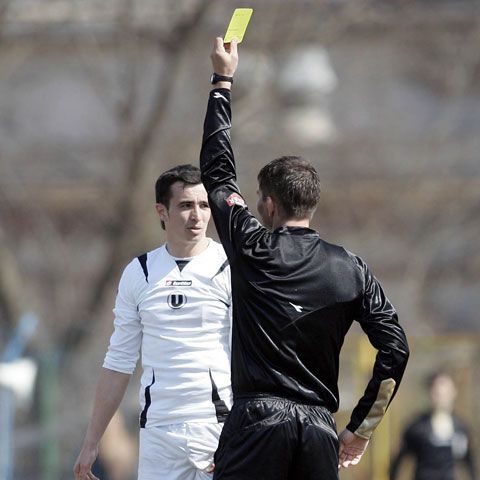 CCA a exclus 92 de arbitri din loturile B şi C pentru sezonul 2009-2010! Vezi aici numele lor