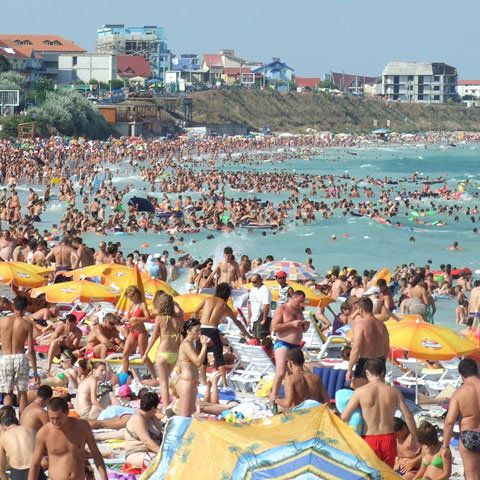 În staţiunile din sudul litoralului, gradul de ocupare a depăşit 100%, în weekendul trecut