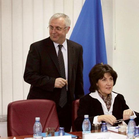 Procurorul Vlădoianu, suspendat din funcţie până la o decizie finală în cazul său