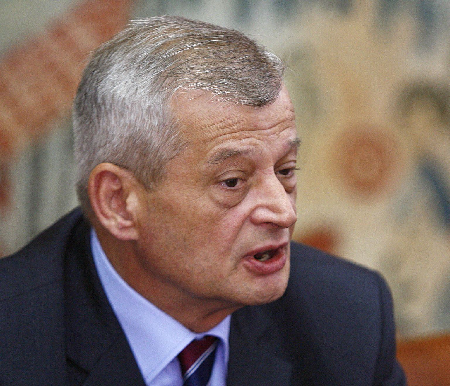 Oprescu le cere consilierilor municipali să anuleze proiectele lui Onţanu