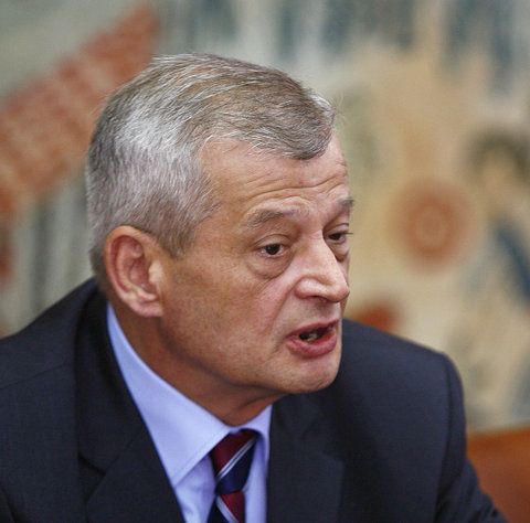 Oprescu: Nu voi candida la preşedinţie
