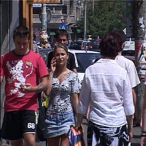 Românii sunt speriaţi de criză, arată un sondaj INSOMAR 
