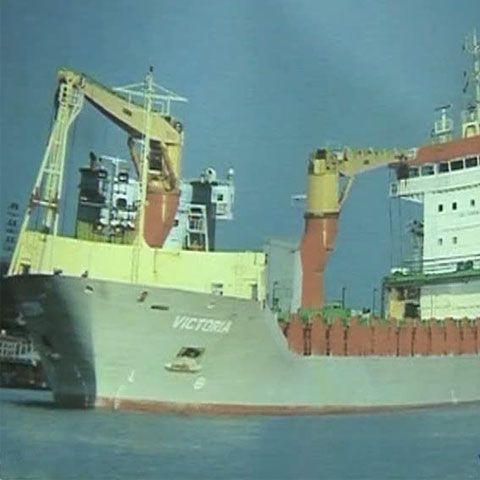 Amintiri din infern: 11 marinari români răpiţi de piraţii somalezi au ajuns acasă