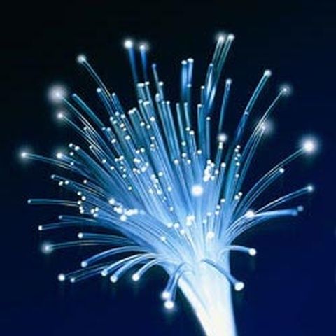 Japonezii vor fi conectaţi de fibră optică cu o viteză de 30 de terabits pe secundă