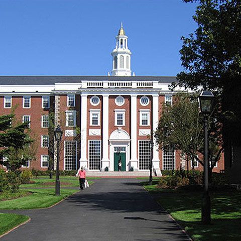 Universităţi americane de prestigiu, precum Harvard şi Princeton, oferă cursuri gratuite pe internet