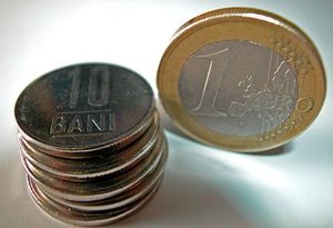 INSOMAR: Peste 53% dintre români au spus că situaţia financiară a familiei lor este mai rea decât în 2008