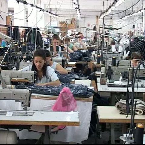 Fabrica de confecţii din Târgu Jiu lucrează pentru casa Armani