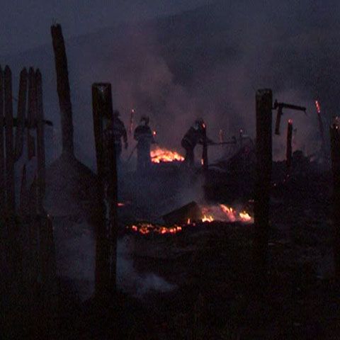 Platforma unui gater a luat foc azi-noapte într-o localitate din Buzău 