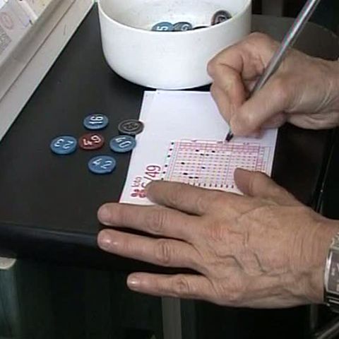 Premiul cel mare la Loto este de peste 2,1 milioane de euro. VEZI AICI NUMERELE EXTRASE