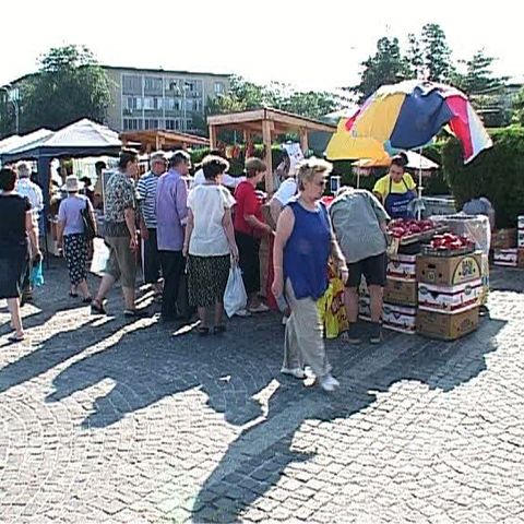 Bucureştenii au făcut cumpărături din patru pieţe volante la sfârşitul săptămânii