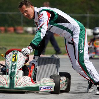 Michael Schumacher şi-a rezervat bilet în spaţiu