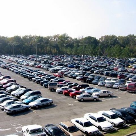 Românii au cumpărat în iulie trei Ferrari, 11 Porsche, 10 Dodge, un Maserati şi un Cadillac