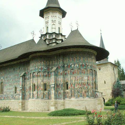 Mănăstirea Suceviţa este grav afectată de turiştii inconştienţi