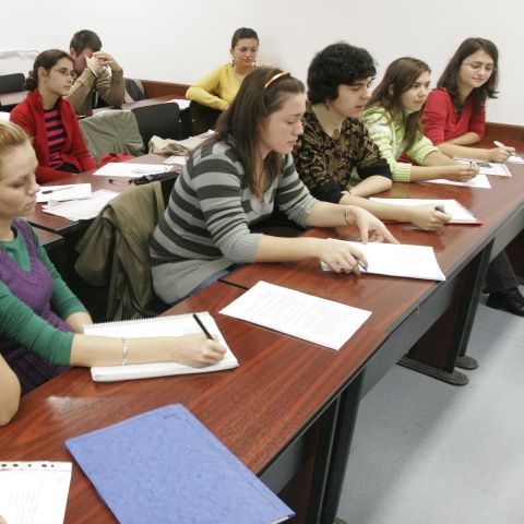 Numărul înscrierilor la \"Spiru Haret\", mai mic cu 90% faţă de anul trecut