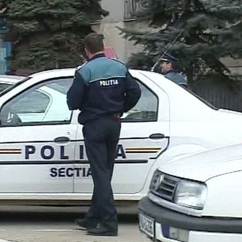 Peste 5.000 de poliţişti protestează în întrega ţară
