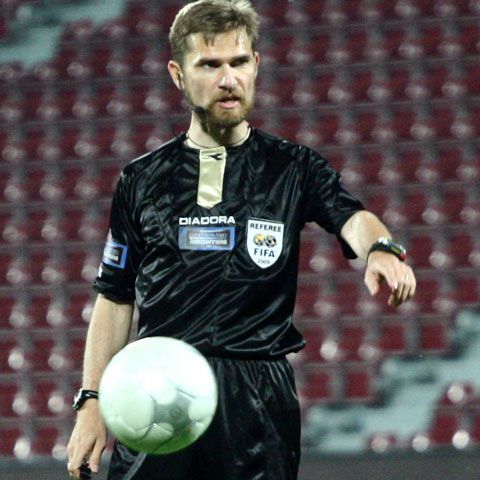 NewsIn: Liga Europa - Alexandru Tudor şi Alexandru Deaconu vor arbitra două partide din play-off