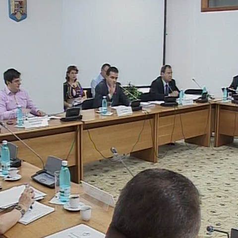 Patru angajaţi ai Ministerului Turismului ar fi trebuit să fie audiaţi la Comisia de anchetă în cazul Elena Udrea