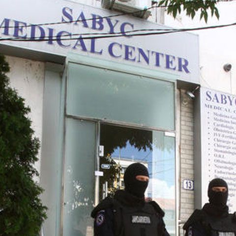 Protest în faţa ambasadei române din Israel faţă de reţinerea medicilor de la clinica Sabyc
