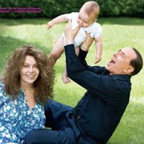 Berlusconi: Sunt un bunic Superman, nu am frecventat minore şi prostituate