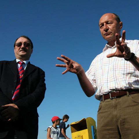 MApN: Firma la care este asociat Mircea Băsescu nu se află printre cele selectate pentru programul de modernizare a fregatelor