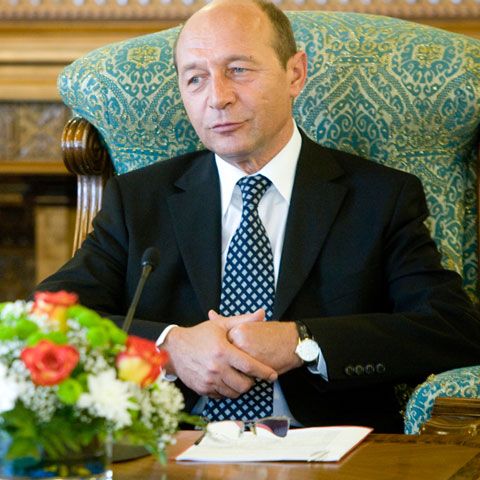 Băsescu vrea suplimentarea locurilor gratuite în universităţi româneşti pentru tinerii din R.Moldova