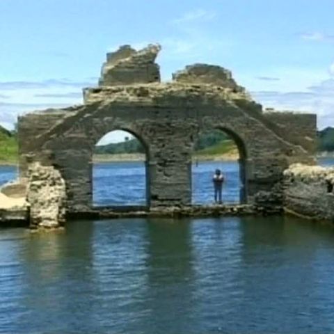 Secarea unui lac de acumulare din Mexic a scos la iveală o biserică 