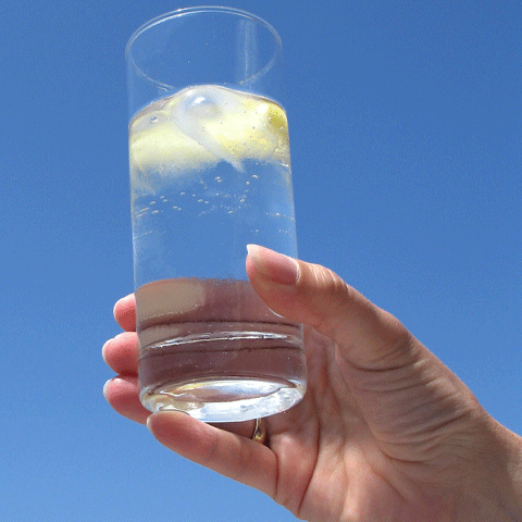 Stil de viaţă sănătos: Apa minerală plată versus apă minerală carbogazoasă