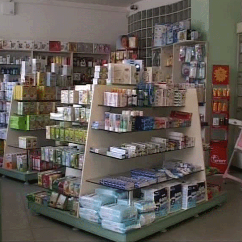 Farmaciile şi spitalele riscă să rămână fără medicamente