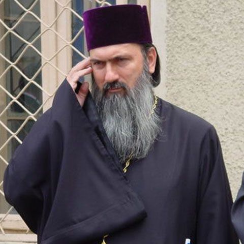 Arhiepiscopul Tomisului, ÎPS Teodosie, nu s-a prezentat la Parchetul General, cerând amânare pentru că şi-a angajat un avocat