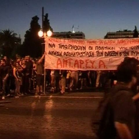 Sute de greci au cerut demisia guvernului într-un protest la Atena 