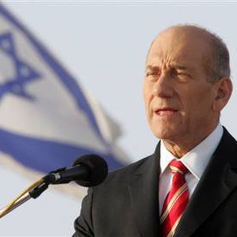 Fostul premier israelian Ehud Olmert a fost inculpat pentru corupţie