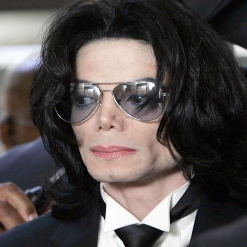 Sicriu de aur pentru Michael Jackson