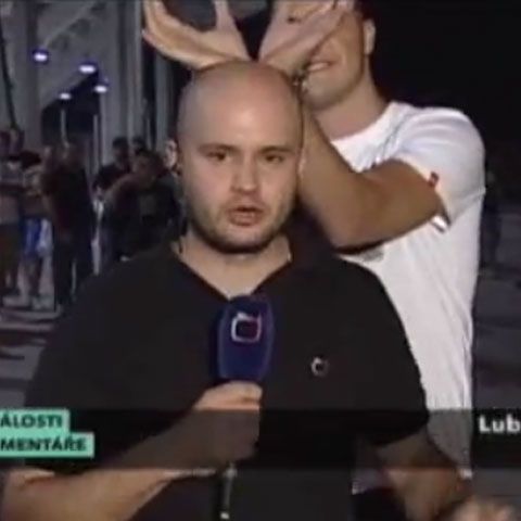 Cel mai răbdător reporter sportiv din lume. VEZI VIDEO