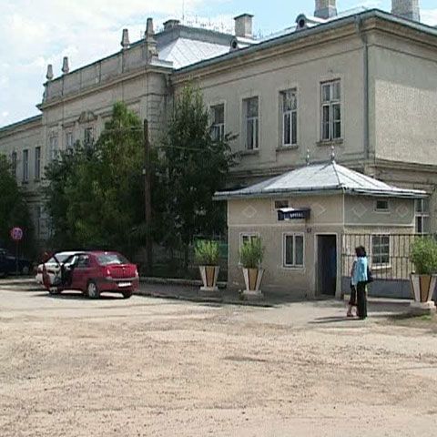 Medicii de la spitalul din Siret, care nu au descoperit sarcina unei femei gravide în luna a opta, au fost anchetaţi de Colegiul Medicilor