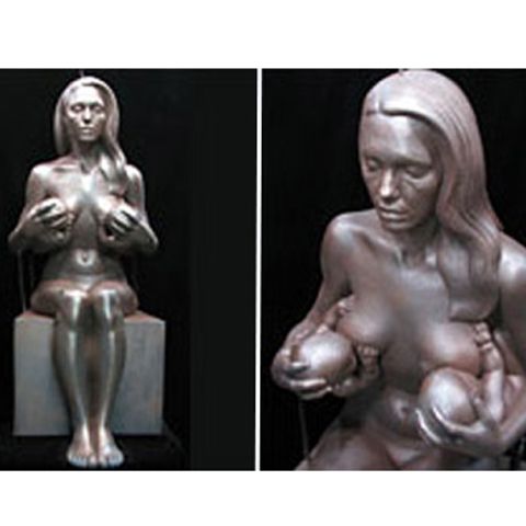O statuie a Angelinei Jolie alăptând va fi expusă în public