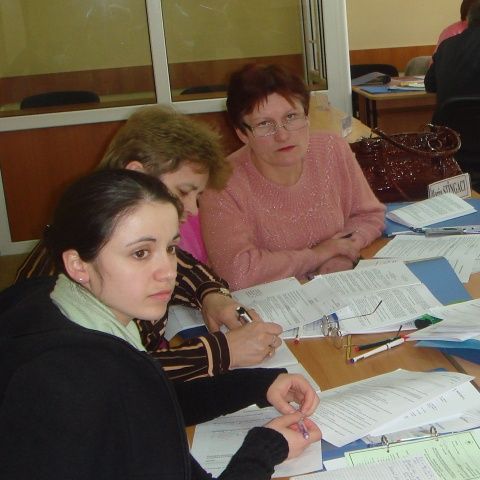 Funcţionarii publici pot lucra şi în domeniul privat