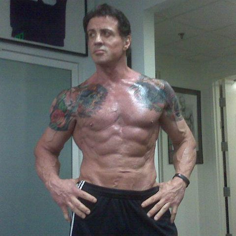 Sylvester Stallone va filma cu Bruce Willis şi Arnold Schwarzenegger pentru "The Expendables"