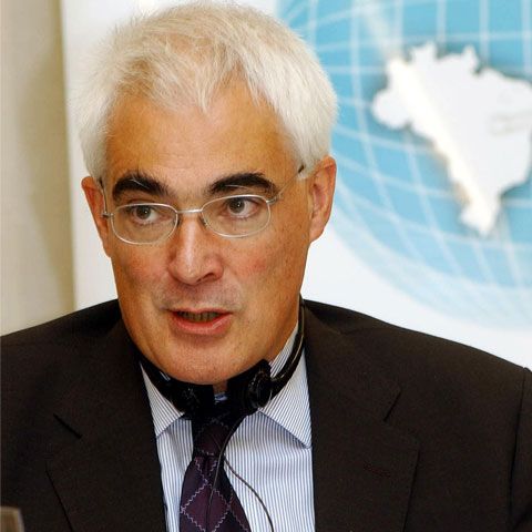 Ministrul britanic de Finanţe ia măsuri ca firmele mici să aibă acces direct la pieţele de capital