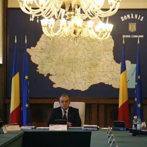 Guvernul a acceptat 73 din 1067 amendamente la legile privind salarizarea şi reorganizarea instituţiilor